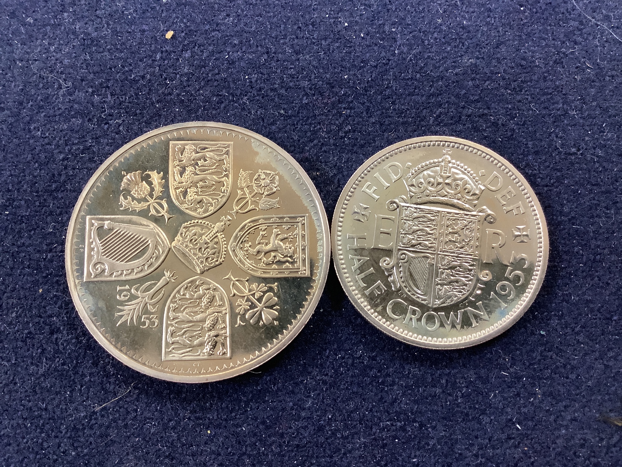 A quantity of assorted coins